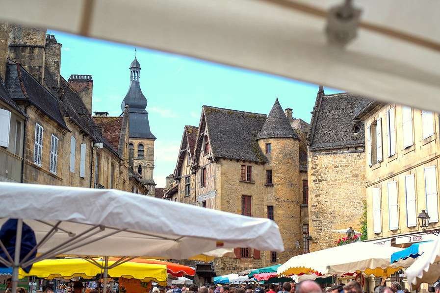 Marché de Sarlat dans le Périgord