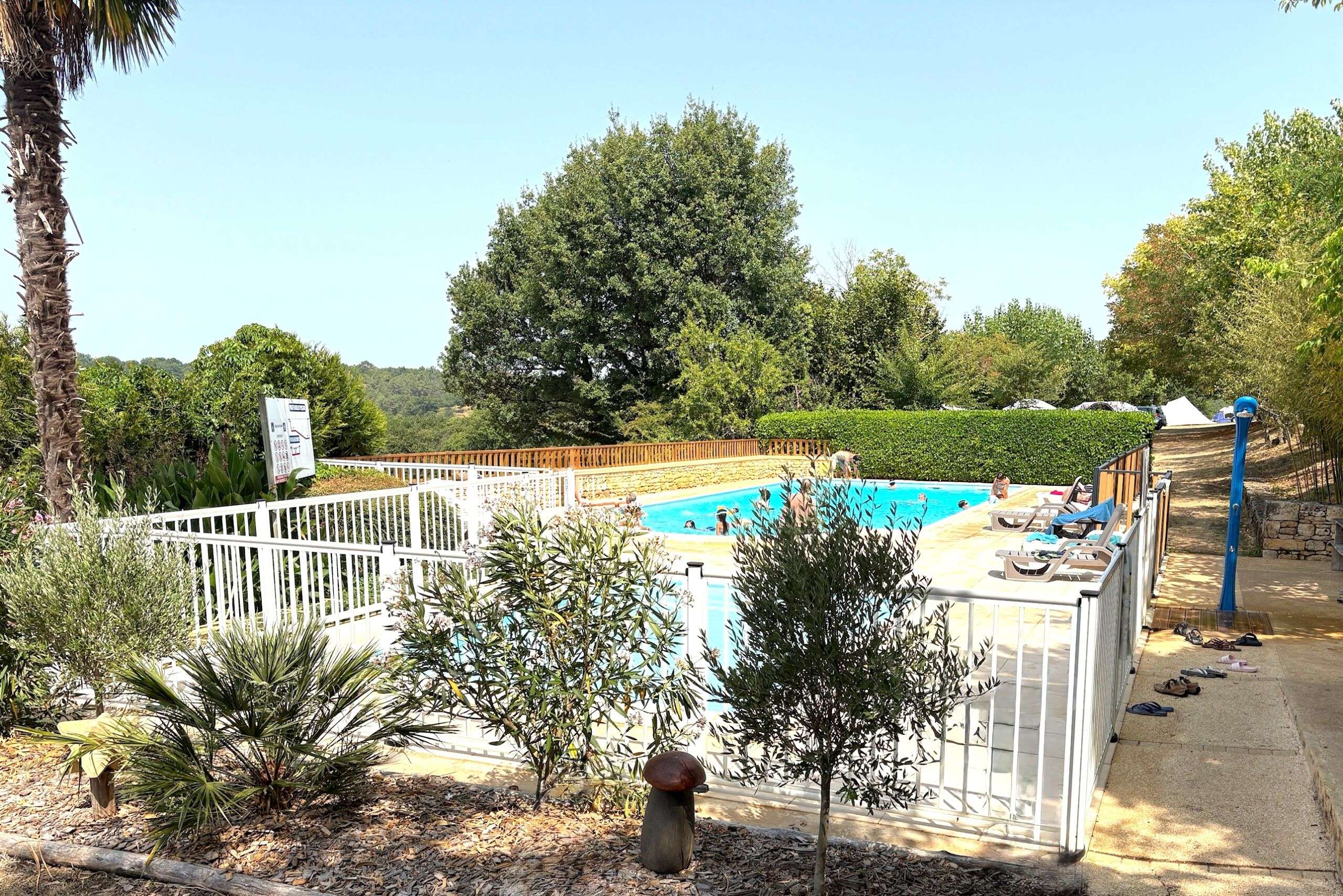 Piscine camping ferme de la Brauge dans le périgord